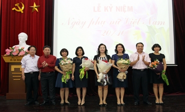 Mít tinh Kỷ niệm ngày phụ nữ Việt Nam 20/10 - Chung tay ủng hộ đồng bào Miền Trung